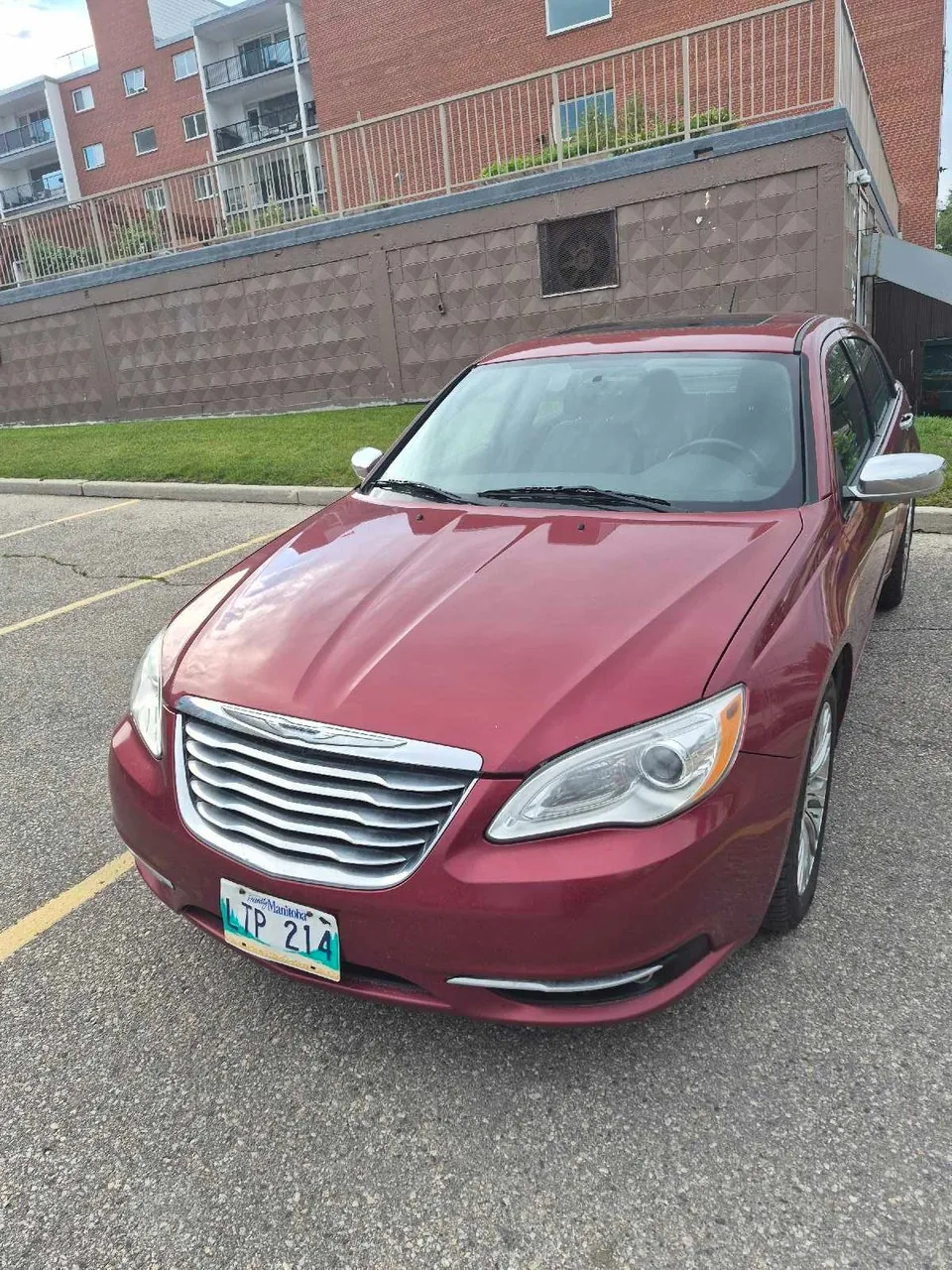 Chrysler 200 2013 photo 2