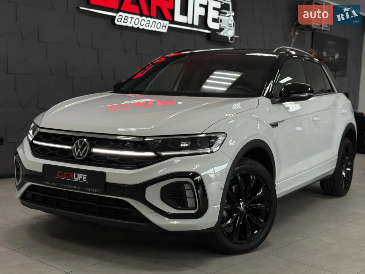 Volkswagen T-Roc 2024 photo 2