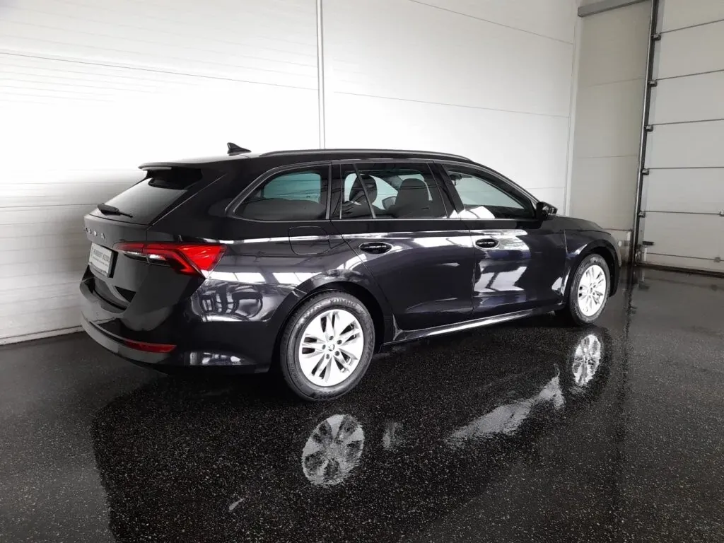 Skoda Octavia 2022 photo 2
