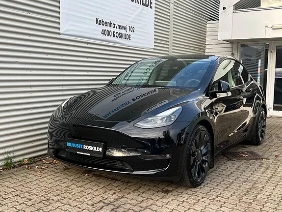 Tesla Model Y 2024 photo 2