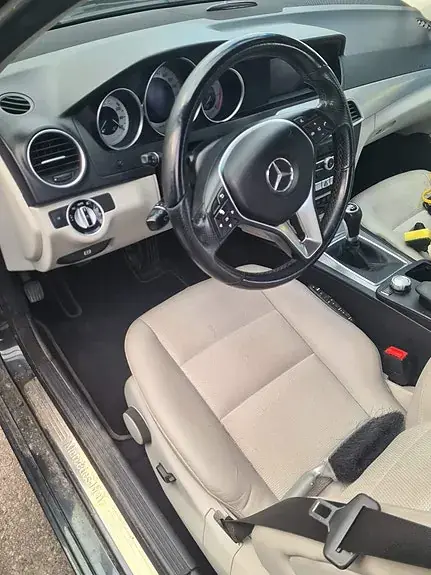 Mercedes-Benz C 220 2012 photo 4