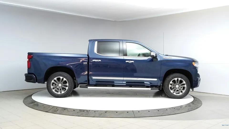 Chevrolet Silverado 1500 2023 photo 2