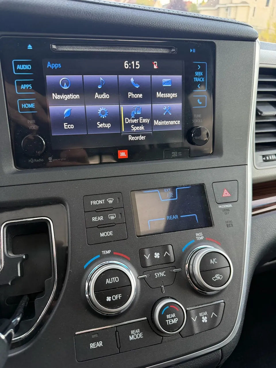 Toyota Sienna 2015 photo 5
