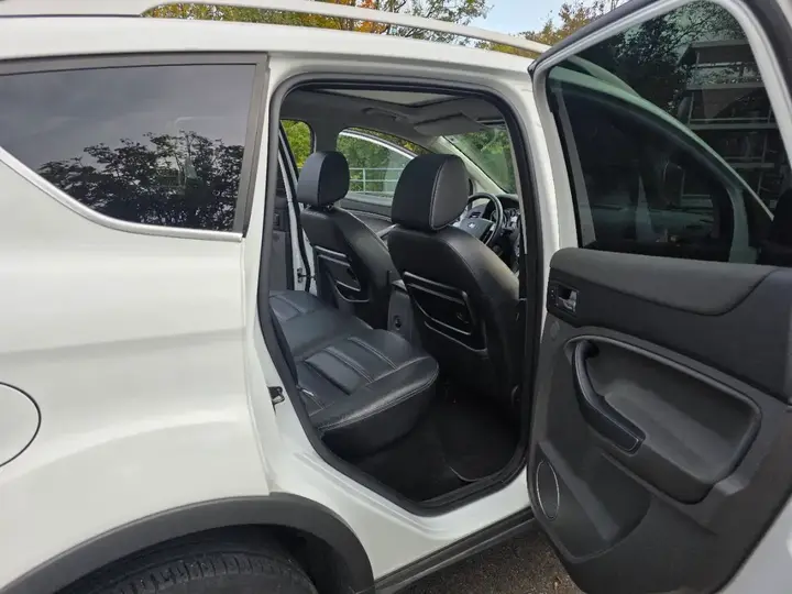 Ford Kuga 2010 photo 3