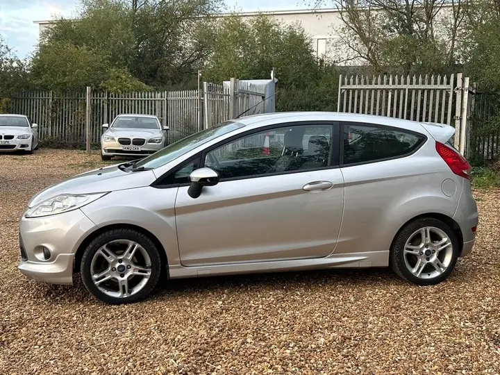 Ford Fiesta 2009 photo 4