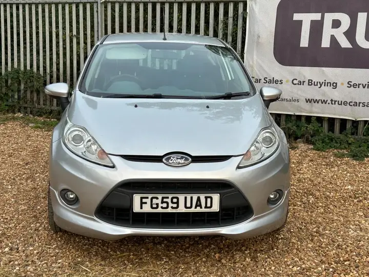 Ford Fiesta 2009 photo 2