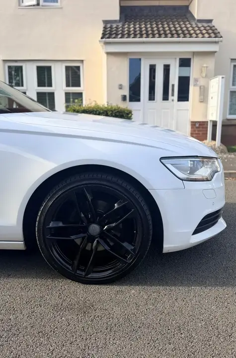 Audi A6 Avant 2012 photo 4