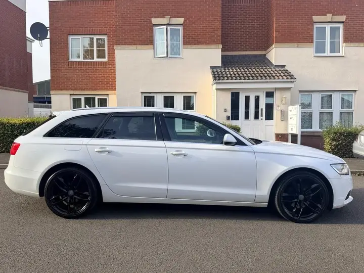 Audi A6 Avant 2012 photo 5