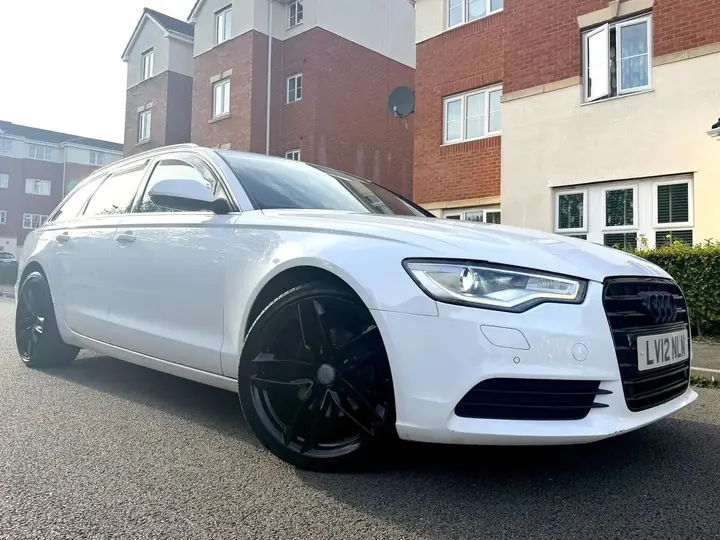 Audi A6 Avant 2012 photo 2