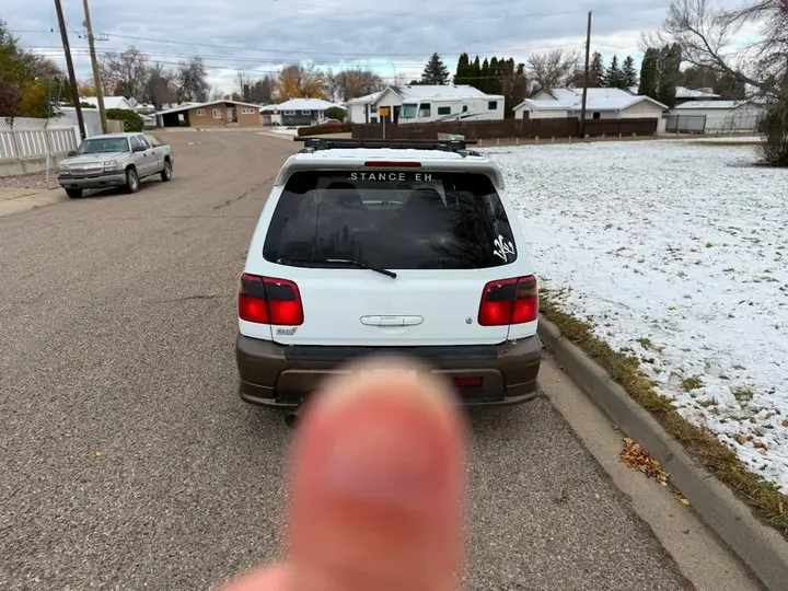 Subaru Forester 2000 photo 4