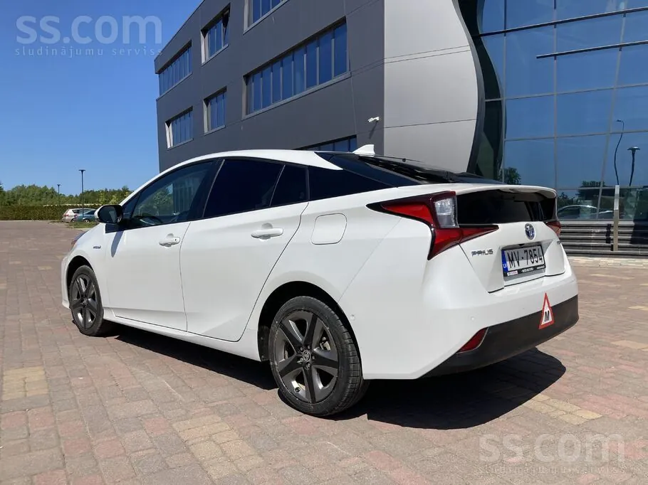 Toyota Prius 2021 photo 4