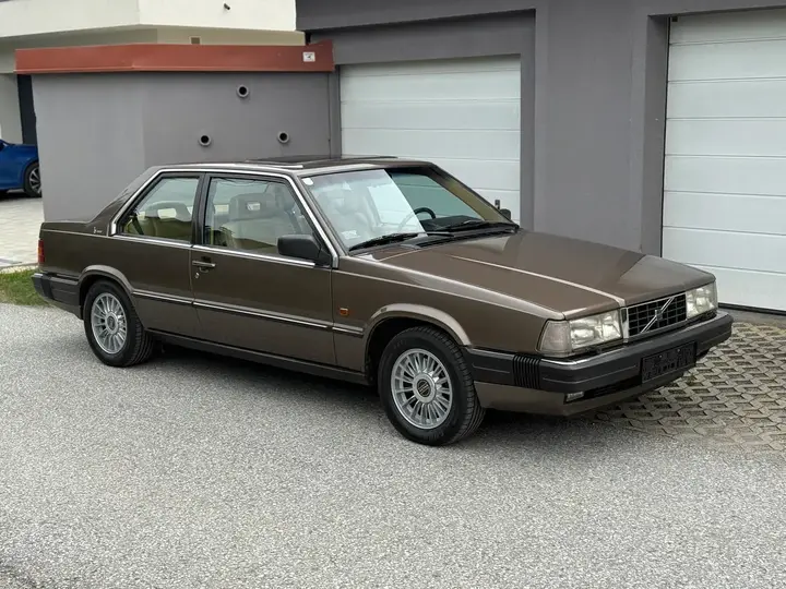 Volvo Serie 700 1989 photo 2