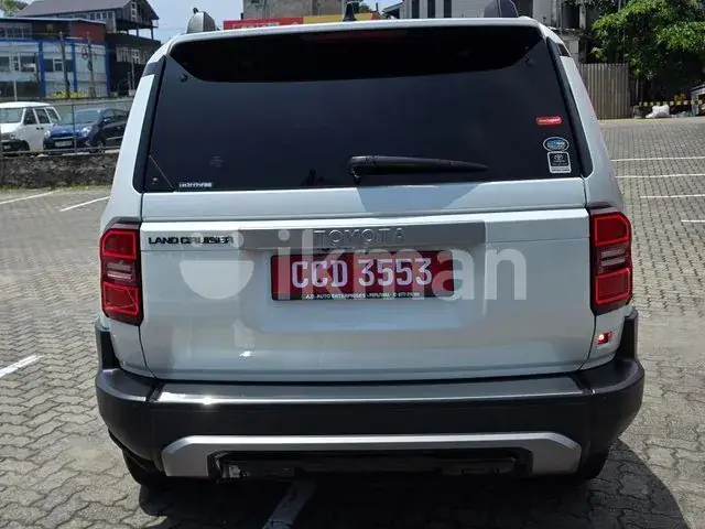 Toyota Land Cruiser Prado 2024 photo 3