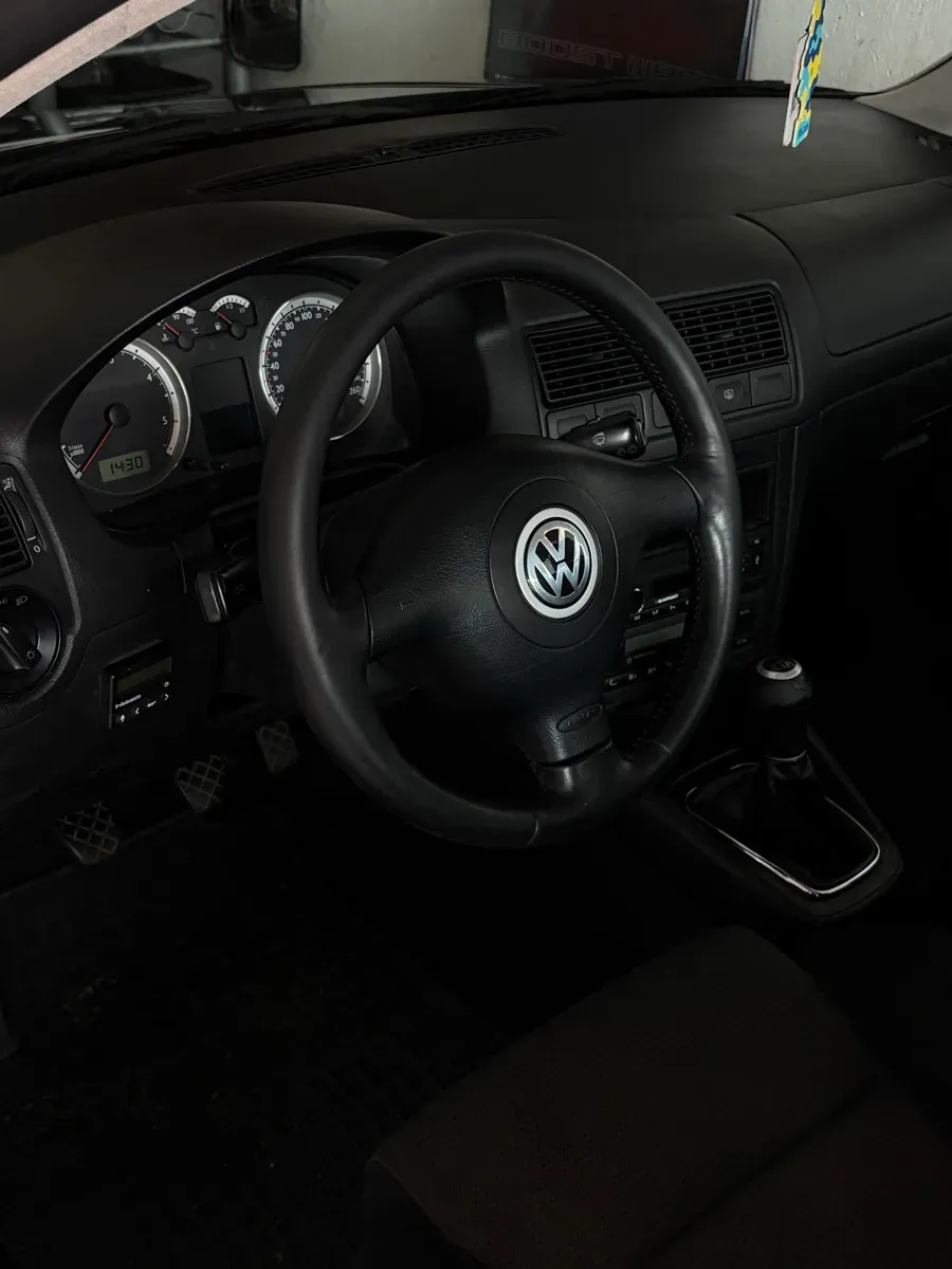 Volkswagen Golf 2002 photo 3