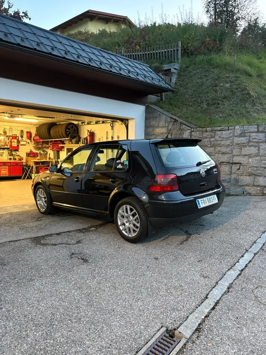 Volkswagen Golf 2002 photo 2