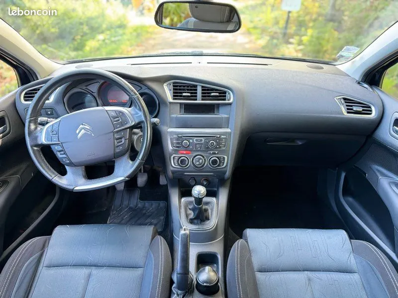 Citroen C4 2011 photo 3