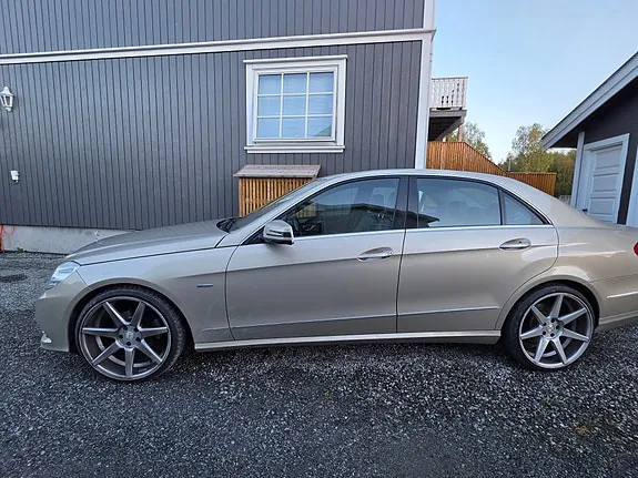 Mercedes-Benz E220 D 2009 photo 3