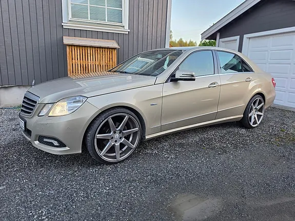 Mercedes-Benz E220 D