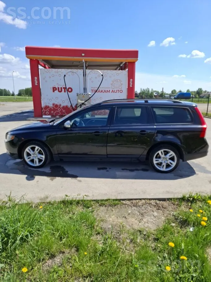 Volvo V70 2009 photo 2
