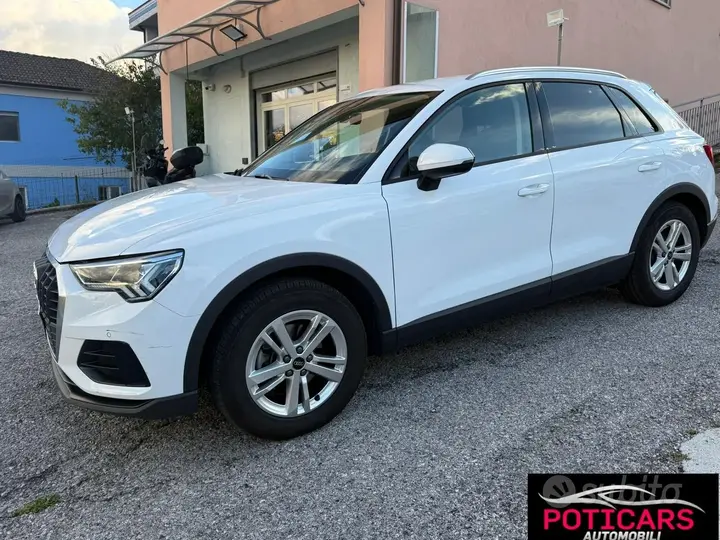 Audi Q3 2023 photo 2