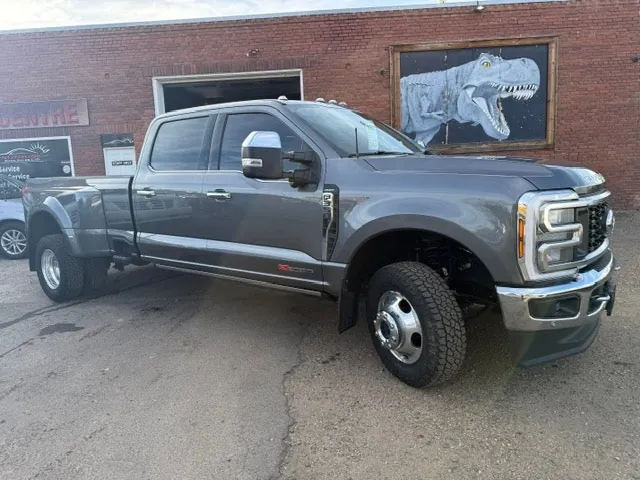 Ford F350 2024 photo 2