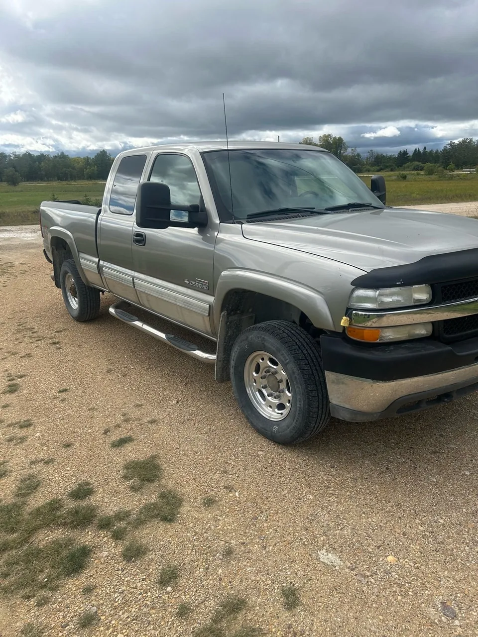 Chevrolet C/K Pickup 2500 2002 photo 2