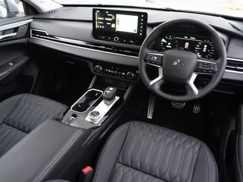 Mitsubishi Outlander 2026 photo 3
