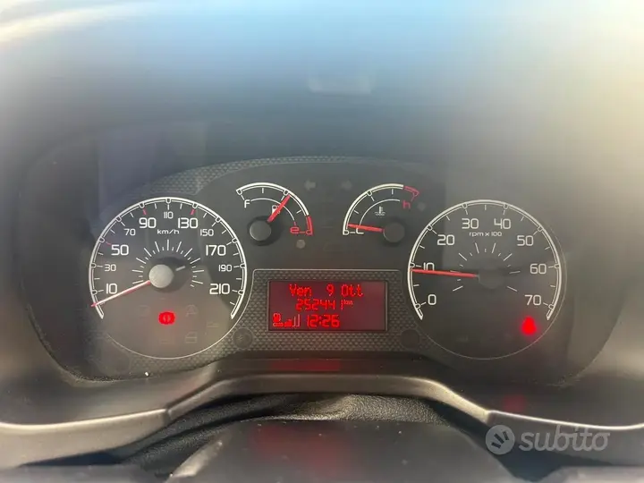 Fiat Qubo 2012 photo 2