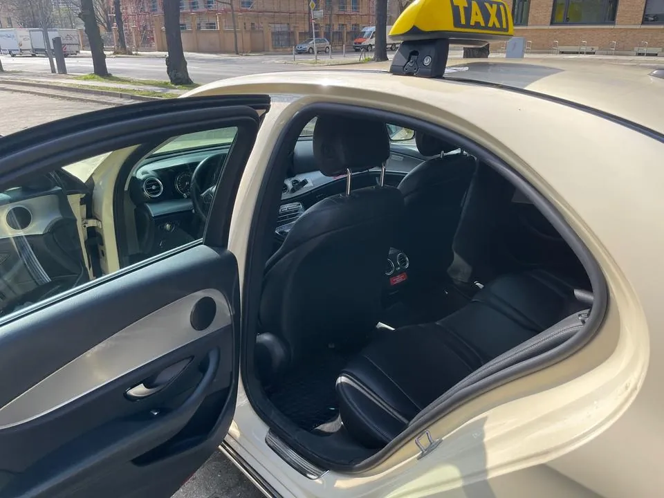 Mercedes-Benz E 200 D