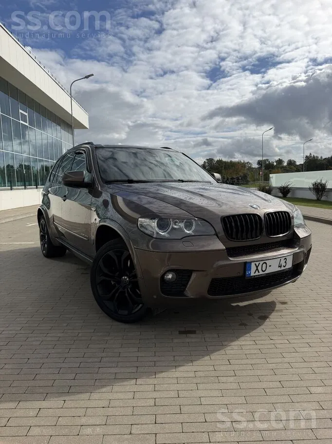 BMW X5 2012 photo 2
