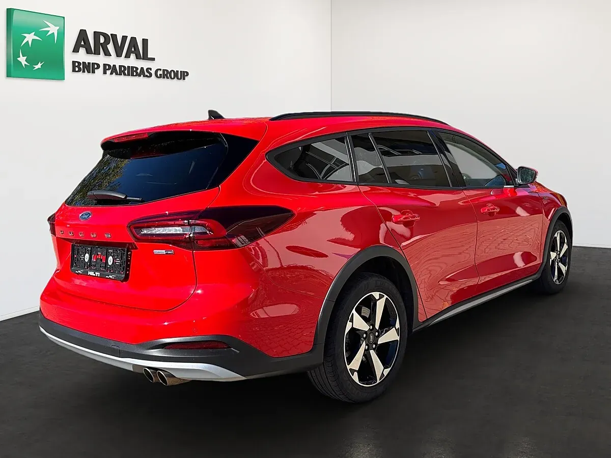 Ford Focus 2024 photo 3