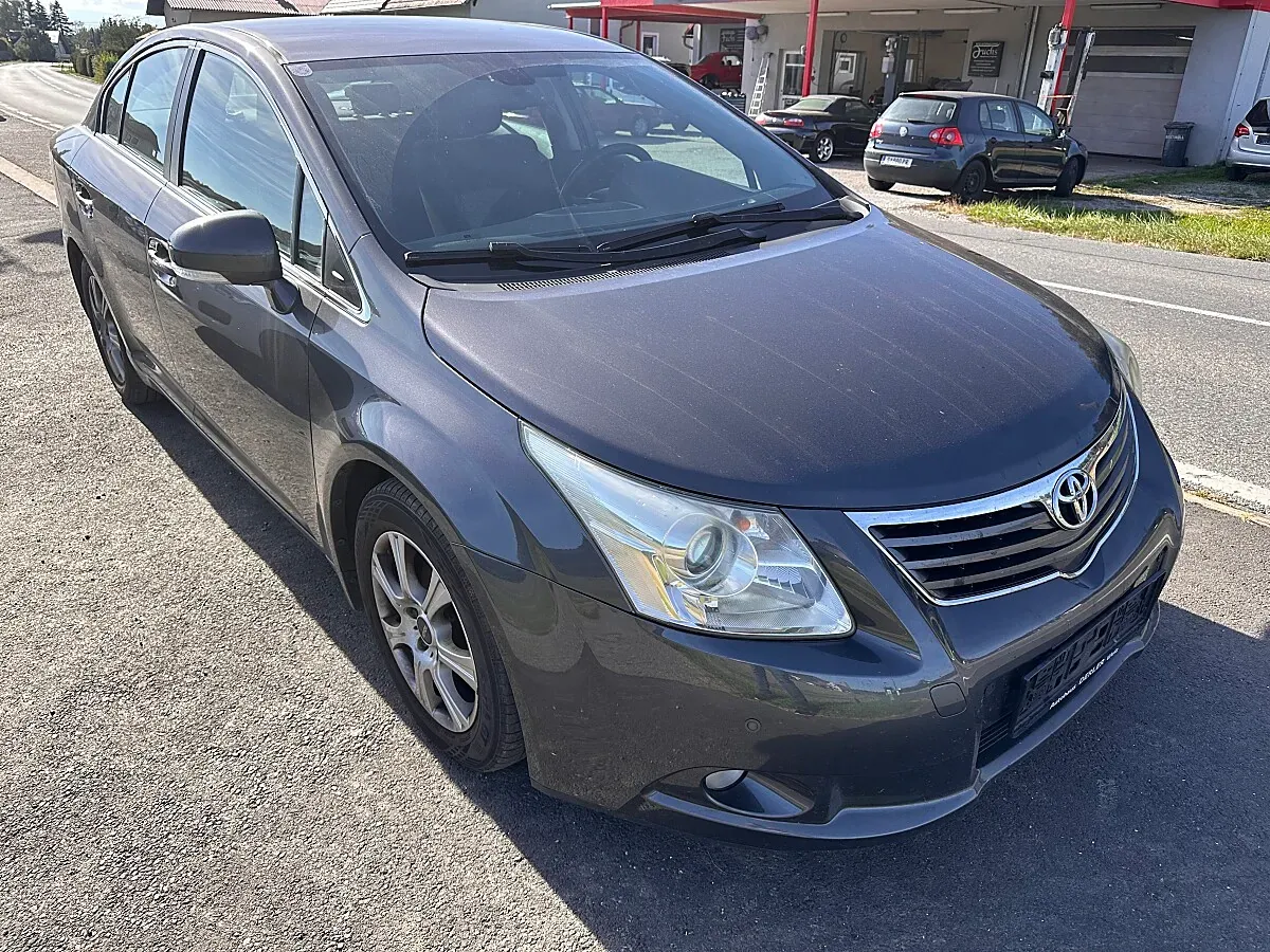 Toyota Avensis 2011 photo 3