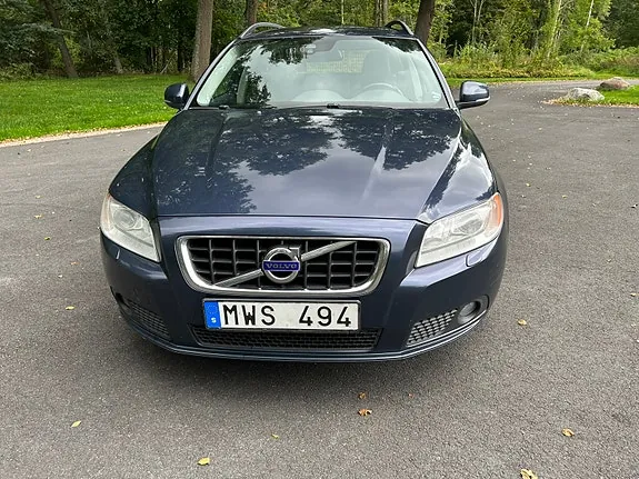 Volvo V70 2013 photo 2