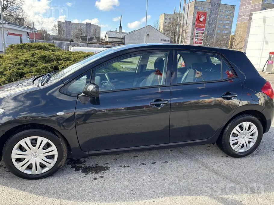 Toyota Auris 2008 photo 2