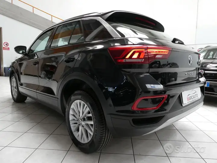Volkswagen T-Roc 2022 photo 2