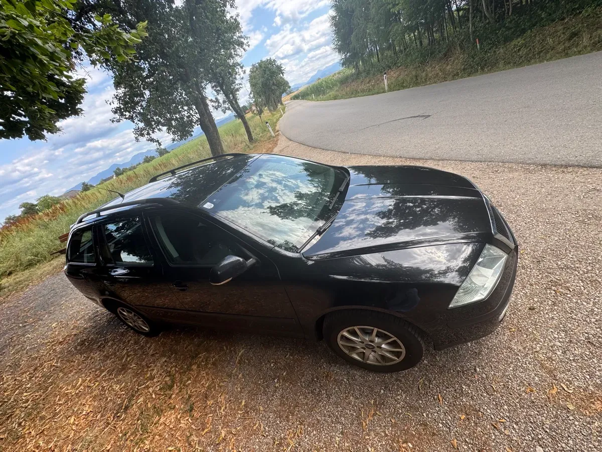 Skoda Octavia 2006 photo 2