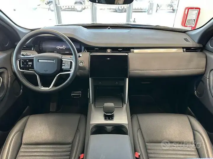 Land Rover Discovery Sport 2024 photo 4