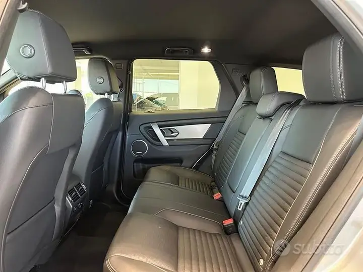 Land Rover Discovery Sport 2024 photo 5