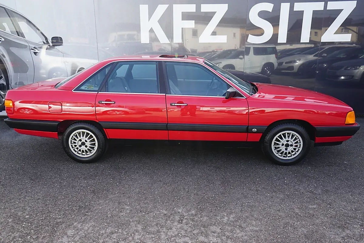 Audi 100 1986 photo 2