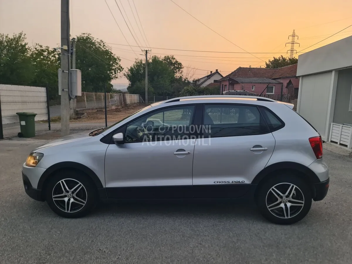 Volkswagen Polo 2013 photo 2