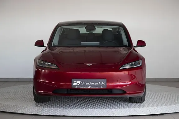 Tesla Model 3 2025 photo 2