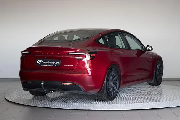 Tesla Model 3 2025 photo 5