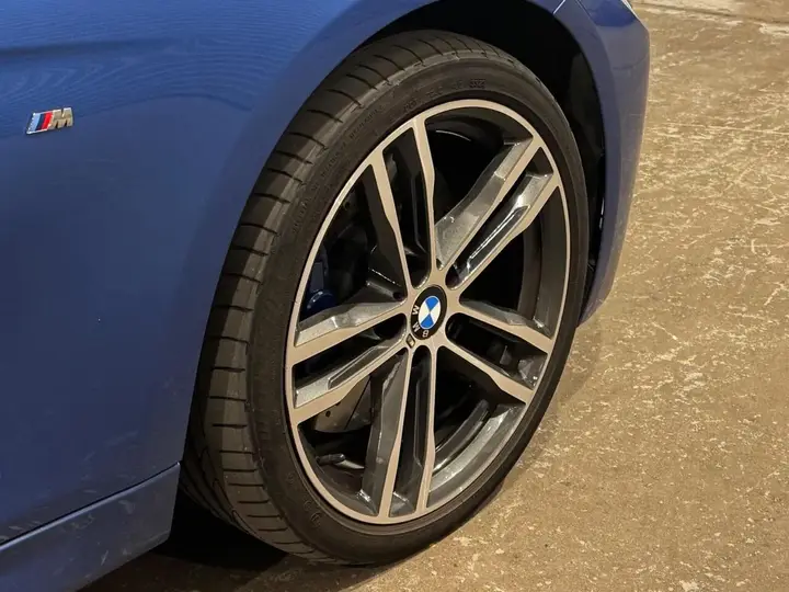 BMW 3 Series 2018 photo 4