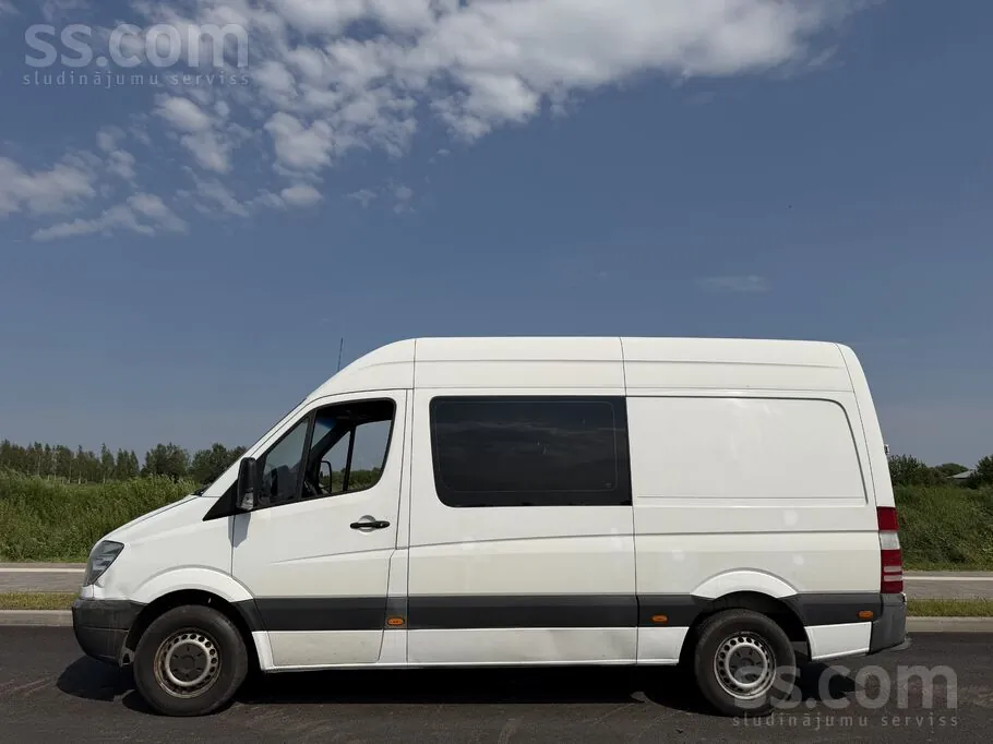 Mercedes-Benz Sprinter 2011 photo 2