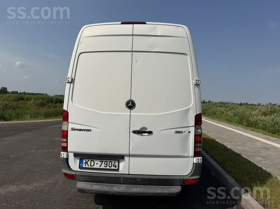 Mercedes-Benz Sprinter 2011 photo 4