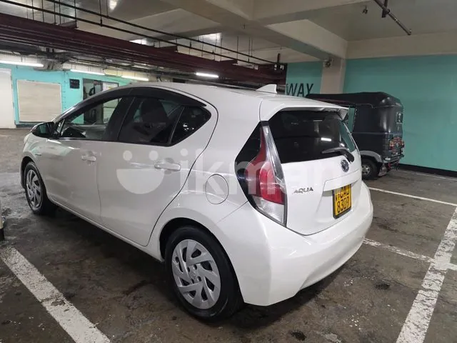 Toyota Aqua 2015 photo 4