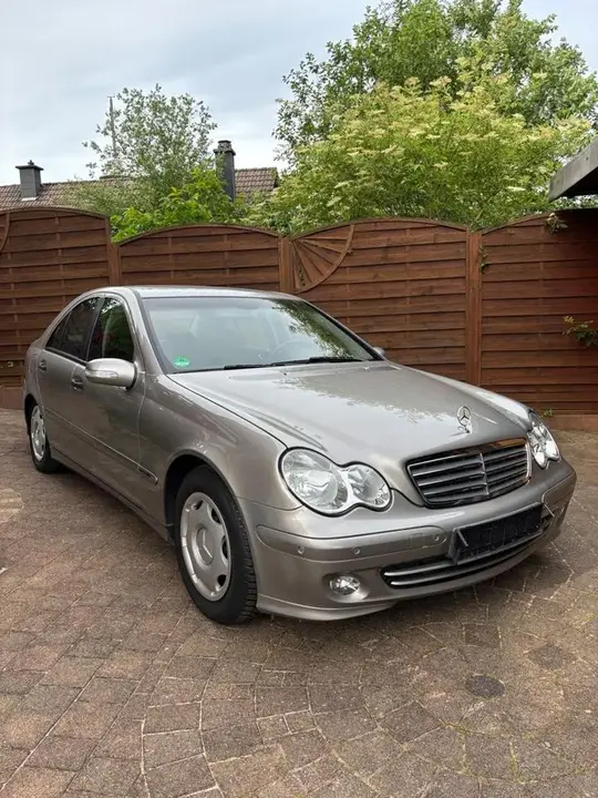 Mercedes-Benz C180