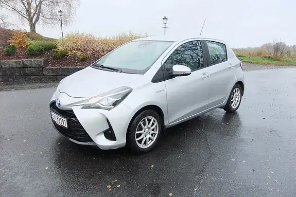 Toyota Yaris 2017 photo 3
