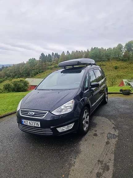 Ford Galaxy 2013 photo 2
