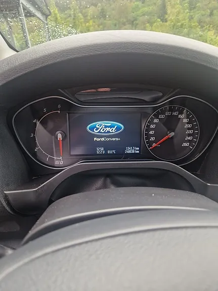 Ford Galaxy 2013 photo 5
